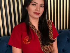 Bow bei Riya Thai Massage